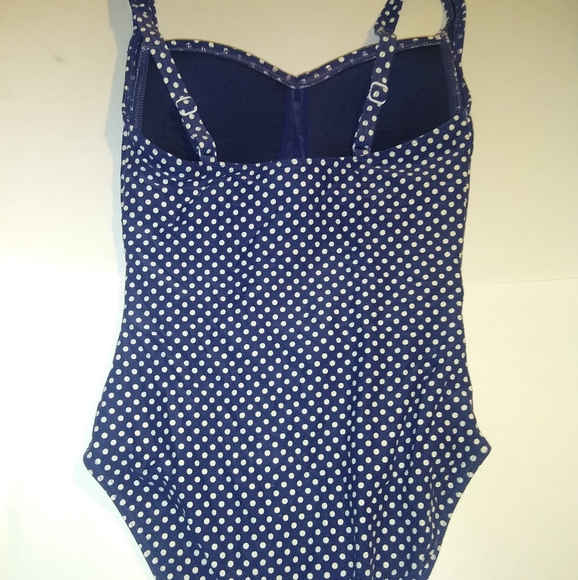 Bathing suit - Picture 2 of 3